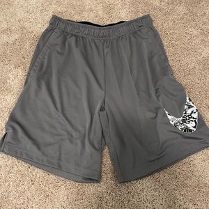 Nike basketball shorts, large